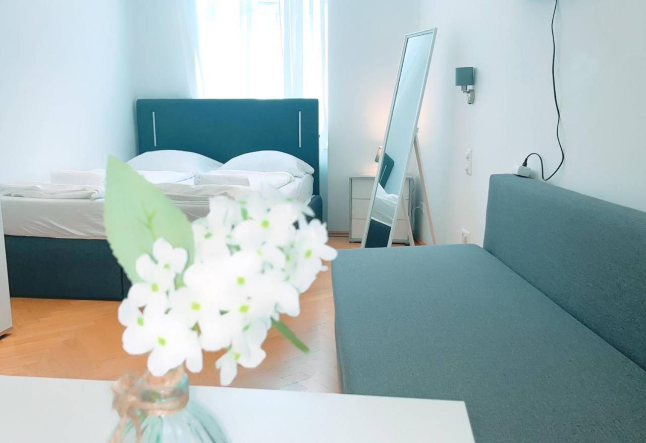 Deluxe Double Room Kp Βιέννη Εξωτερικό φωτογραφία